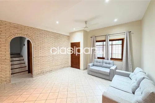 VENDO CASA EN FERNANDO DE LA MORA SOBRE LAGUNA GRANDE!! — foto 2