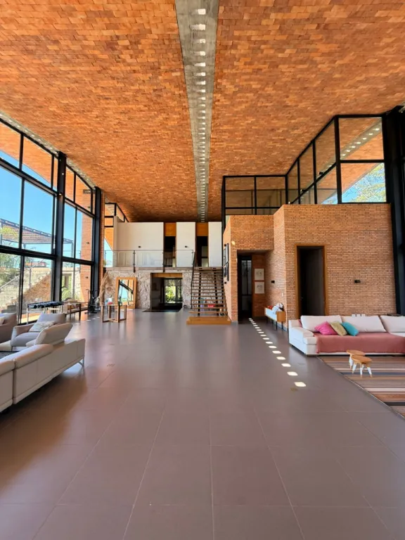 VENDO RESIDENCIA DE LUJO EN SURUBII MARIANO ROQUE ALONSO — foto 2