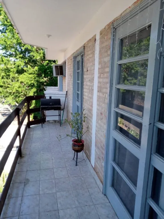 VENDO EDIFICIO EN LAMBARE 3 PISOS 6 COCHERAS — foto 3