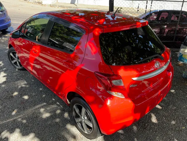 Toyota Vitz 2015 — foto 6