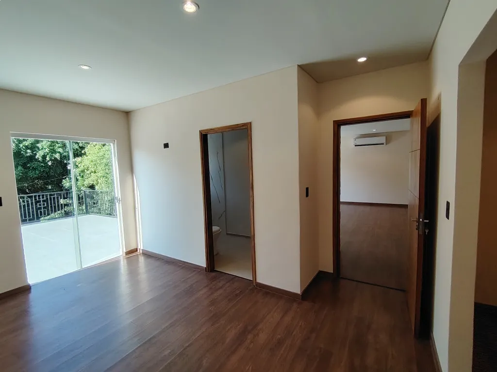 Vendo Exclusiva Residencia a estrenar en Paseo Lomas Verdes del YACHT — foto 3