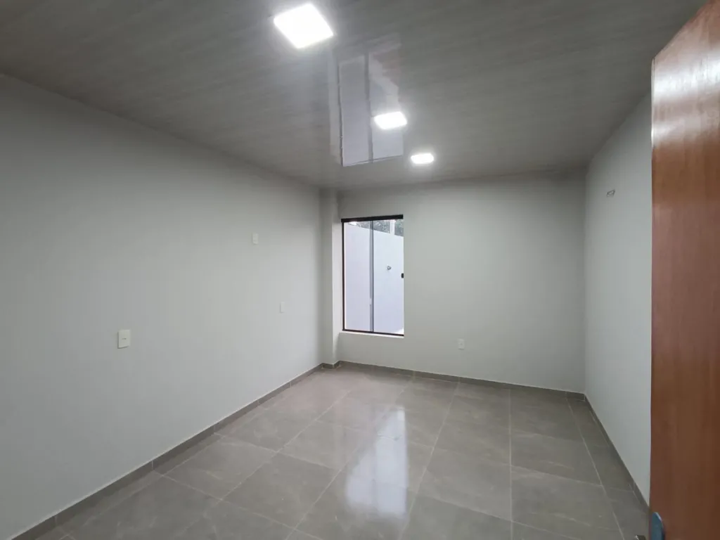 Vendo Chalet de 2 dormitorios A ESTRENAR em barrio Caaguazu de Ñemby — foto 2