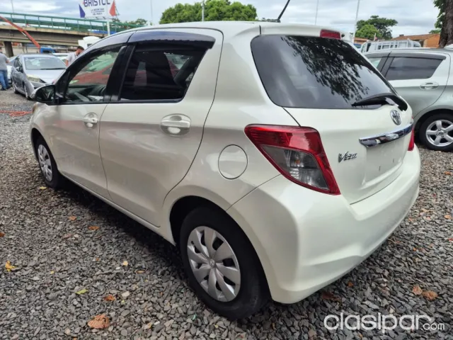 Toyota Vitz 2012 — foto 5