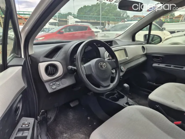 Toyota Vitz 2012 — foto 7