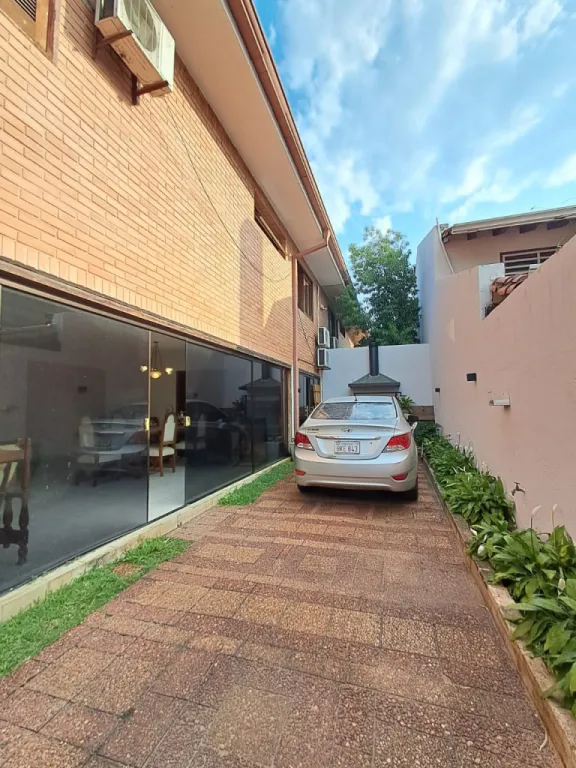 Alquilo duplex en esquina de 3 dormitorios, zona Los Laureles. Para vivienda u oficina — photo 3
