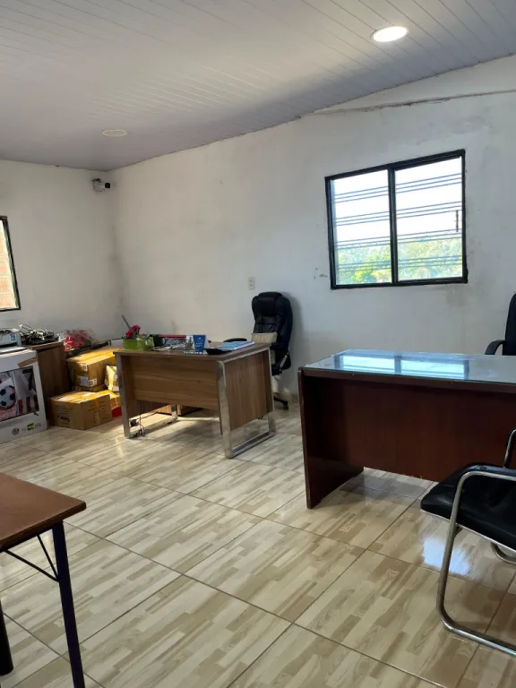 Vendo propiedad con tinglado, depósito y oficinas en Limpio — foto 2