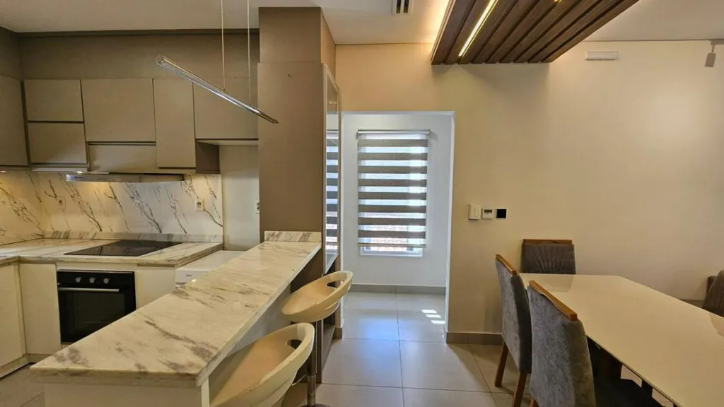 VENDO DEPARTAMENTO SEMI AMOBLADO 2 DORMITORIOS EN LUQUE CON RENTA ACTIVA — foto 2