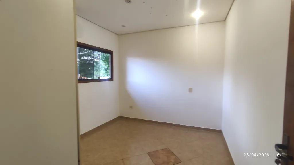 AMPLIÓ DUPLEX CERCA DEL SHOPPING DEL SOL — foto 3