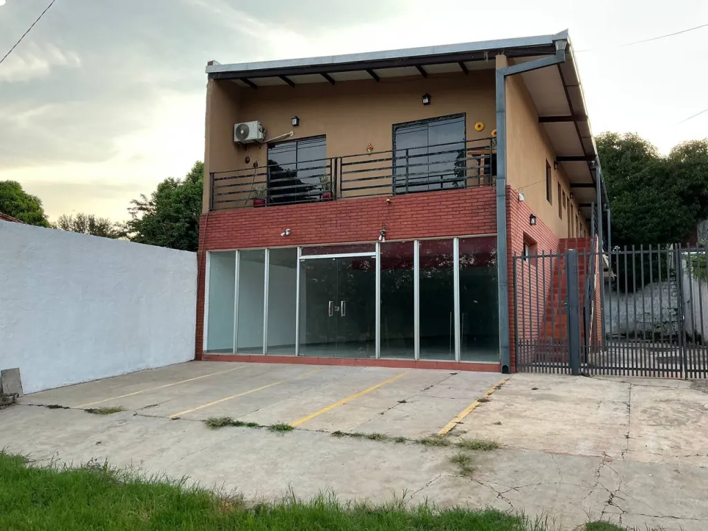 Amplio salo en Aregua — photo 3