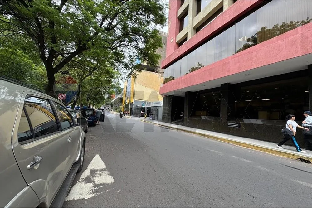 EN VENTA – GRAN TERRENO EN EL CENTRO DE ASUNCIÓN — foto 2