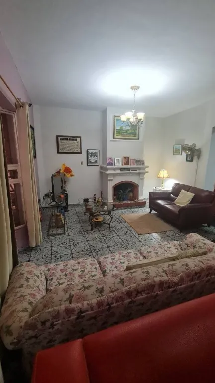 VENDO CASA AMPLIA 4 DORMITORIOS EN LAS LOMAS ASUNCIÓN — foto 2
