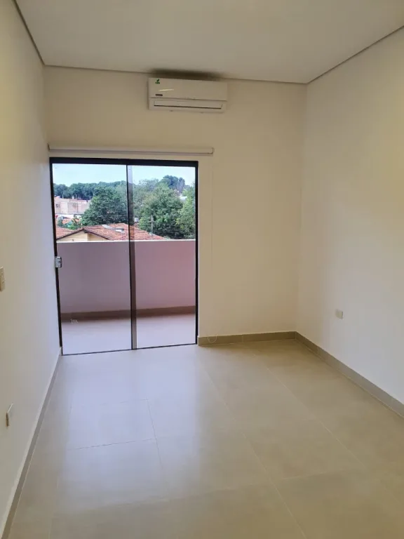 ALQUILO DEPARTAMENTO EN LUQUE ZONA CURVA ROMERO COD 3406 — foto 2