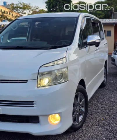 Toyota Voxy 2009 — foto 4