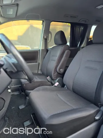 Toyota Voxy 2009 - foto 8