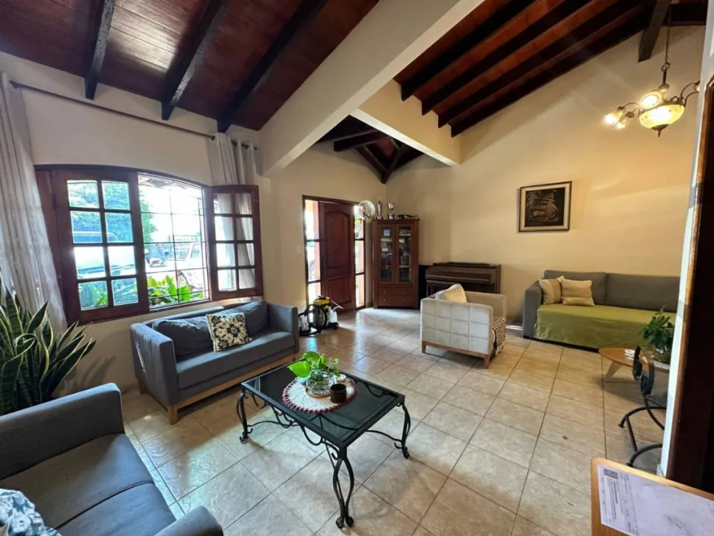 En Alquiler Casa en Barrio Villa Aurelia de Asuncion ID 47871 — Foto 3