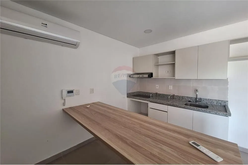 Vendo Monoambiente Semi Amoblado en CorAr Tower 1, Fernando De La Mora — foto 2