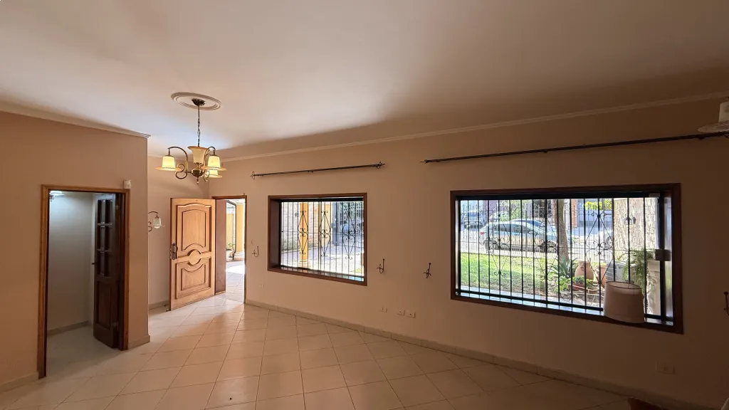 Vendo casa estilo colonial a pasos de distrito perseverancia — foto 3