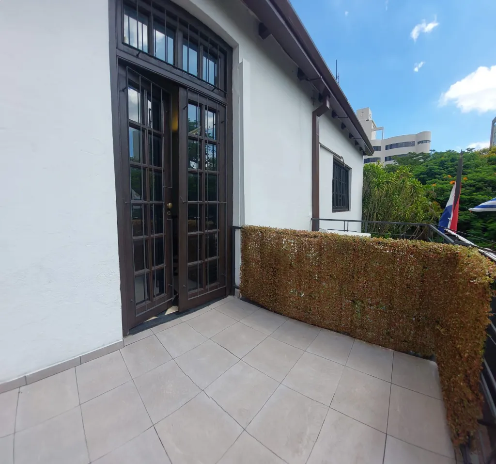 DOY EN ALQUILER VIVIENDA PARA OFICINAS — foto 2