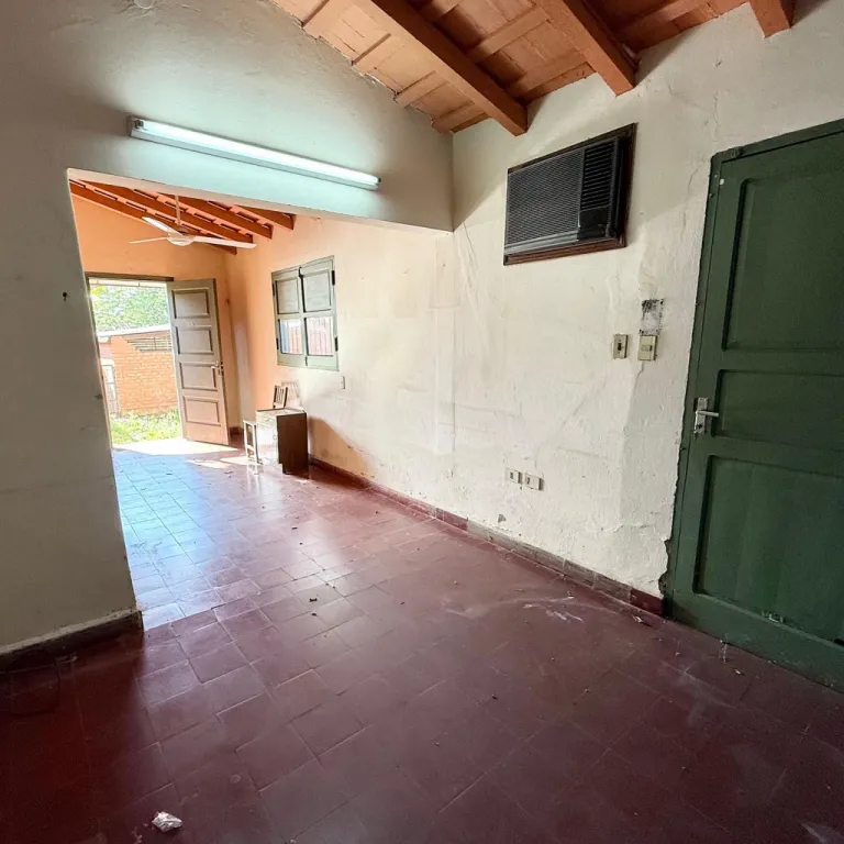 Vendo terreno de 340 m2 con construcción en Deminario Asuncion — foto 3