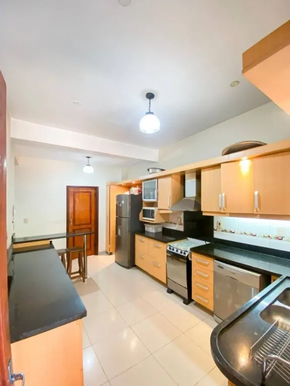 EN VENTA RESIDENCIA EN FERNANDO DE LA MORA ZONA SUR — foto 3