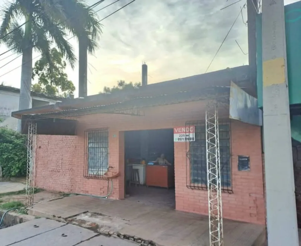 VENDO PROPIEDAD CON SALÓN COMERCIAL EN BENJAMÍN ACEVAL — foto 2