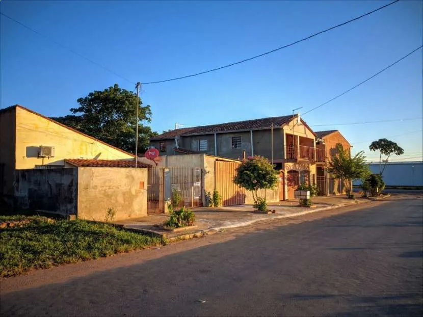 Salones y casas comerciales sobre Acceso Sur frente a Parque Proveo — Foto 3