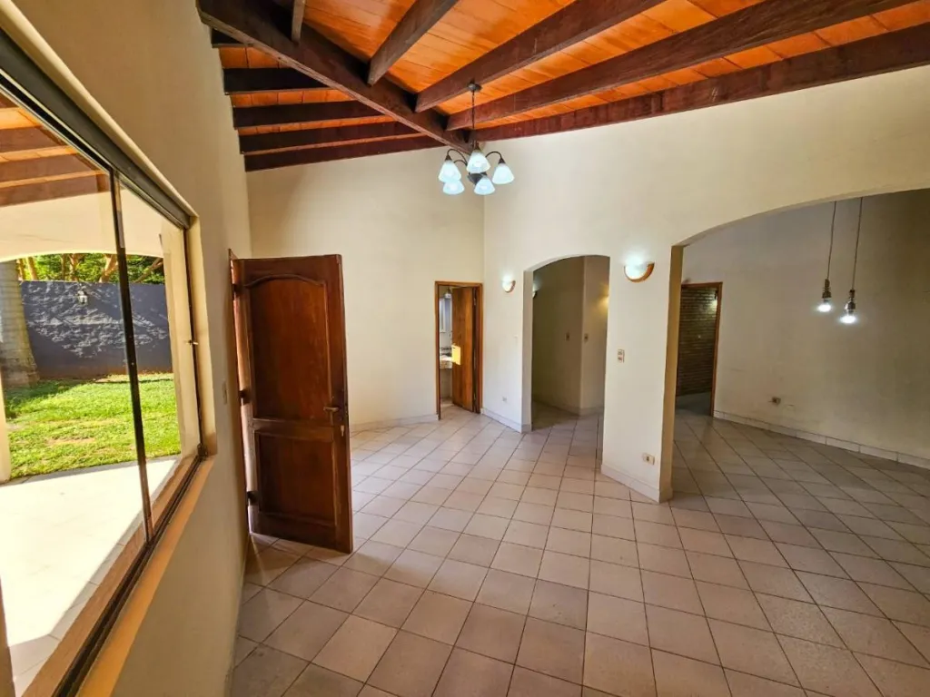 ALQUILO CASA 3 DORMITORIOS EN LAMBARE ZONA MEDICOS DEL CHACO — foto 3