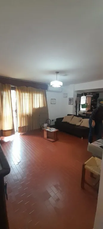Vendo Casa a Refaccionar en Barrio Los Laureles Zona Residencial — foto 2