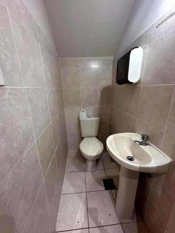 Alquilo Salón Comercial en Asunción - Herrera — Foto 2