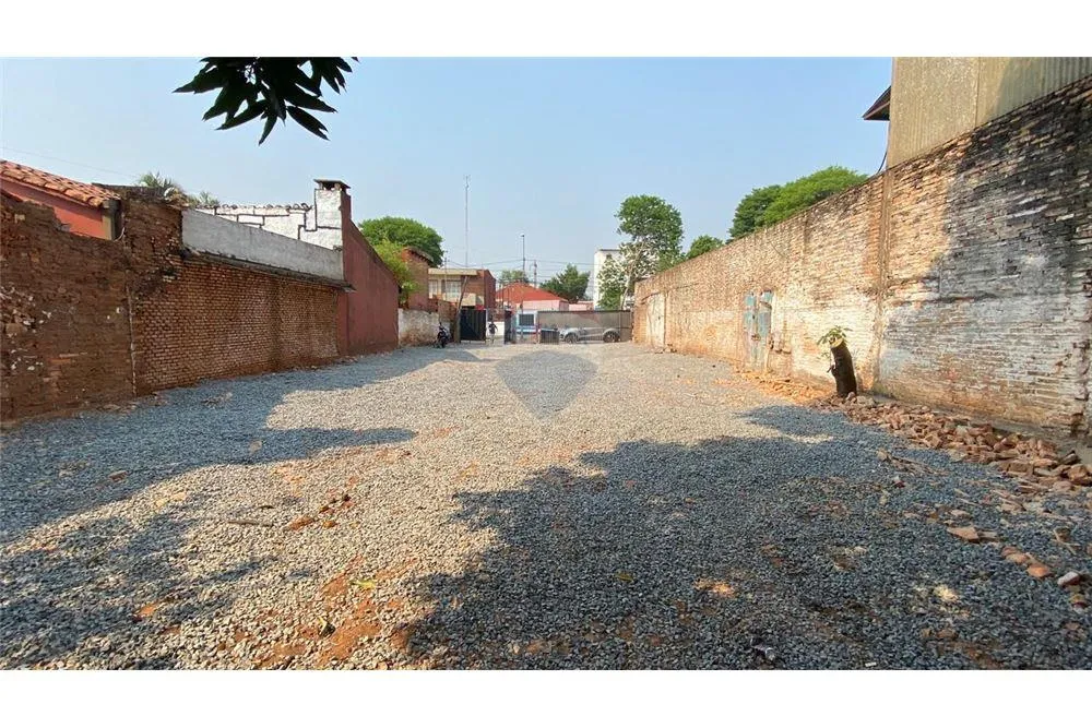 TERRENO COMERCIAL de 813 m2 sobre Lillo y Denis Roa — foto 2