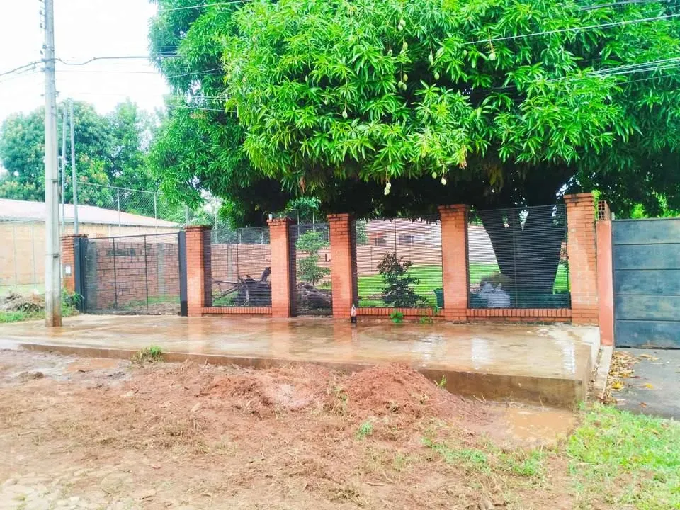 Vendo Terreno de 12x30 m2 AMURALLADO en San Lorenzo Barrio Lerida zona Nutri Huevos — foto 3