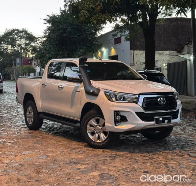 Toyota Hilux 2021 — foto 3
