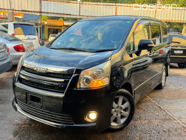 Toyota Noah 2009 — foto 3