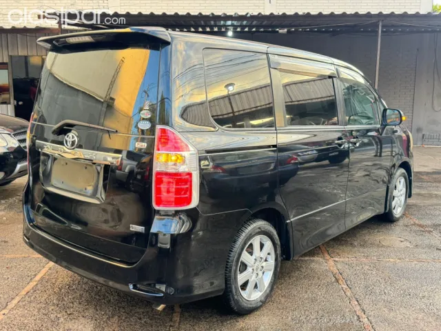 Toyota Noah 2009 — foto 6