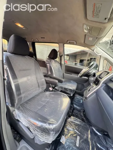 Toyota Noah 2009 - foto 8