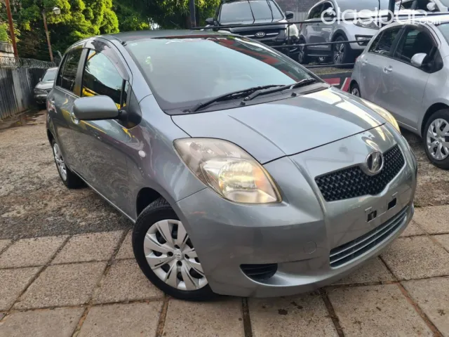 Toyota Vitz 2006 - foto 2