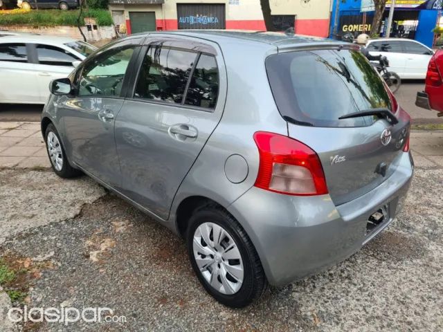 Toyota Vitz 2006 — foto 4