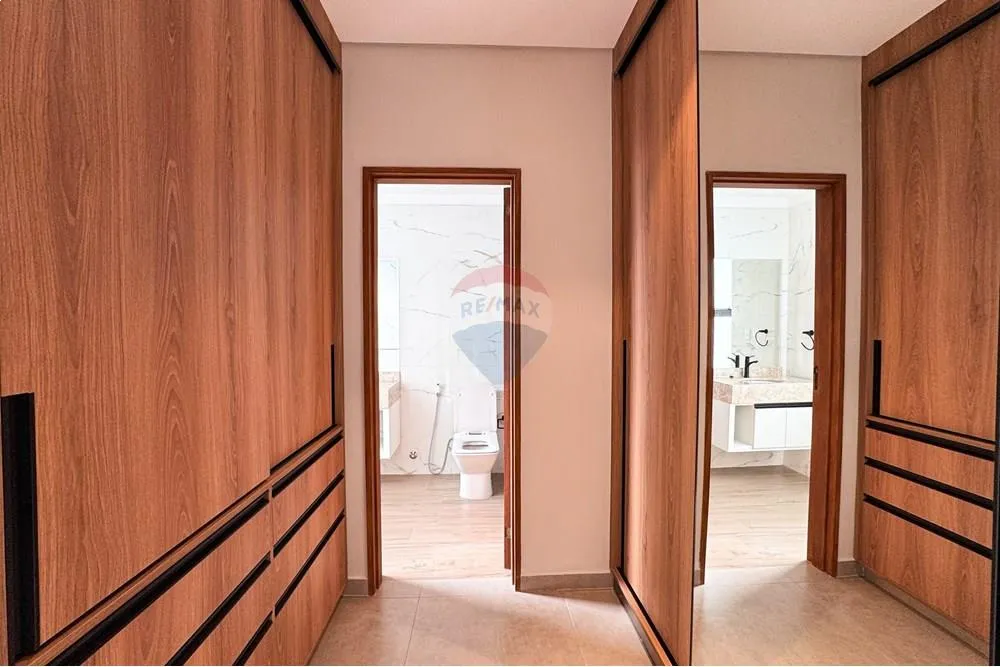 EN VENTA – CASA PAREADA DE 3 SUITES — foto 2