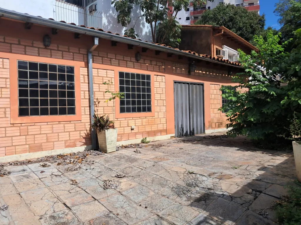 INVERSIÓN!!! VENDO INMUEBLE CON DEPARTAMENTO Y SALONES COMERCIALES AVENIDA ESTADOS UNIDOS — foto 2