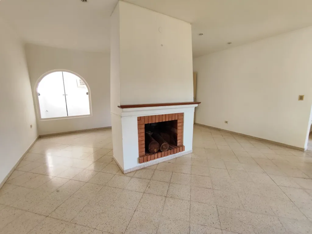 Alquilo casa para oficina en zona eje corporativo de Asunción — foto 2