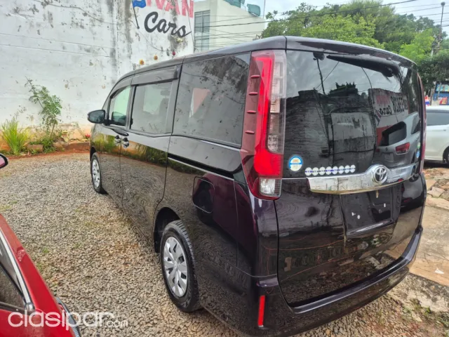 Toyota Noah 2014 — foto 7