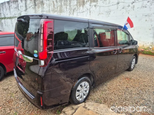 Toyota Noah 2014 - foto 8