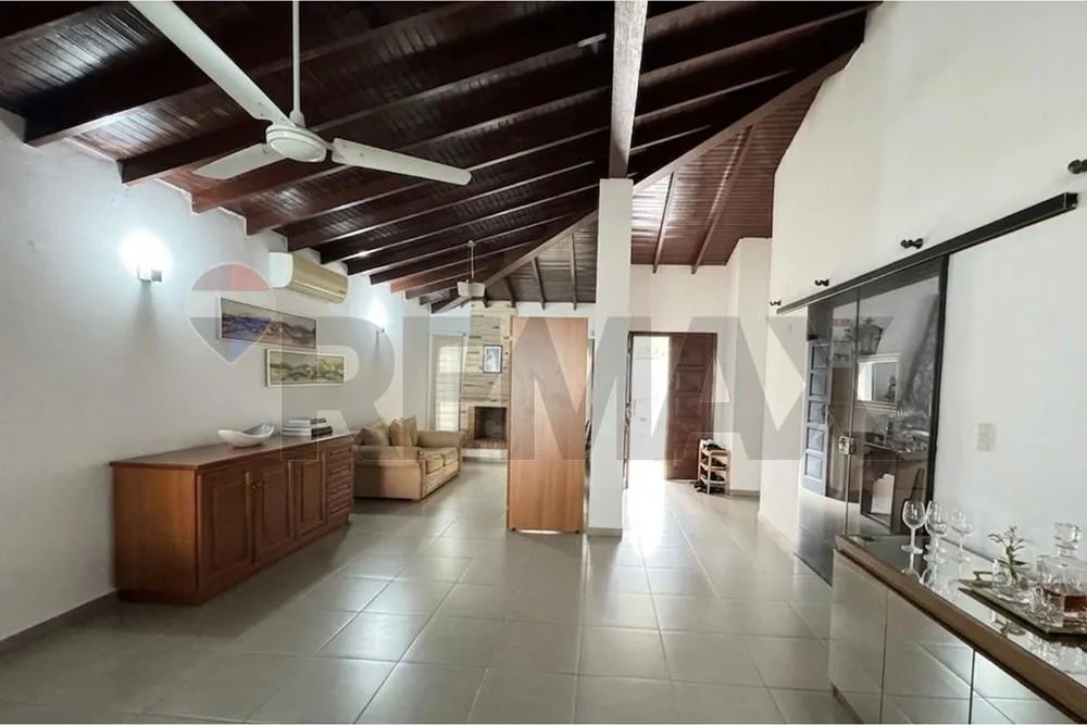 Casa en Venta - Barrio Mburucuya Asunción — foto 2