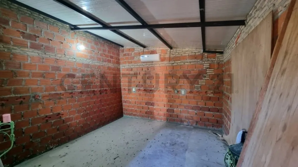 VENTA DE TERRENO + PEQUEÑA CONSTRUCCION EN MORA KUE — foto 3