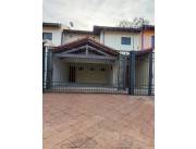 ALQUILO HERMOSO DÚPLEX EN LUQUE – VILLA ADELA