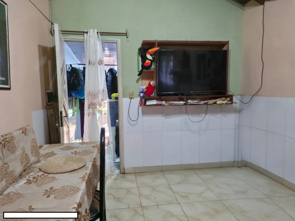 VENDO CASA EN EL BARRIO SAN PEDRO DE ENCARNACIÓN: 6 habitaciones y 5 baños — foto 2