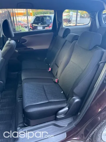 Toyota Wish 2011 — foto 4