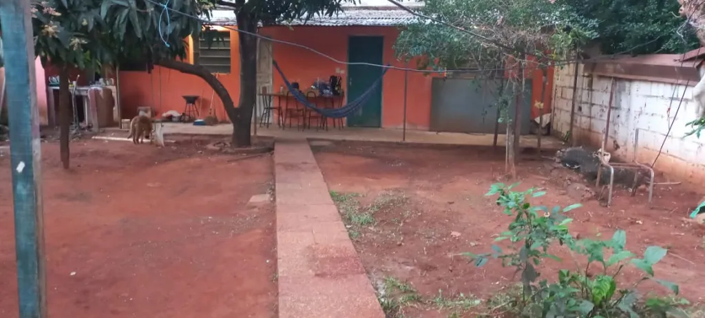 VENDO CASA EN LUQUE A REFACCIONAR — foto 2