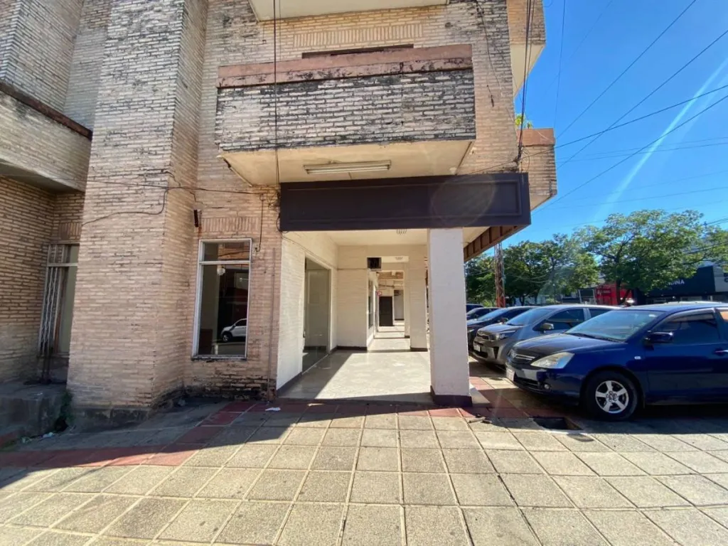 ALQUILO LOCAL COMERCIAL EN ESQUINA SOBRE MCAL LÓPEZ – EX LA VIENESA — foto 2