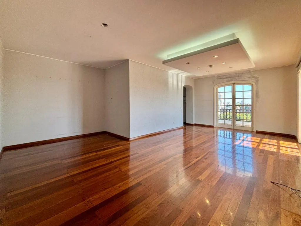 Vendo Departamento de 3 Habitaciones con Área de Servicio en Barrio Las Mercedes — foto 3